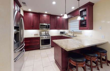 Relax, Entertain, & Indulge In Our Unique Pool House - Foto 13