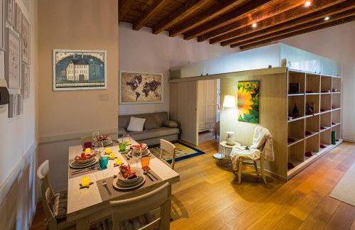 DENEB19 Luminoso con Balcone Vista Città - Photo 2