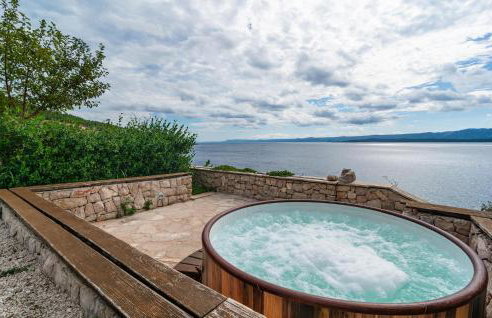 Awesome Home In Nerezisca With Wifi - Foto 1