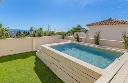 VACATION MARBELLA I Private HEATED Swimming pool, Walking distance to Puerto Banus, Security 24-7, BBQ, WiFi - Photo 28