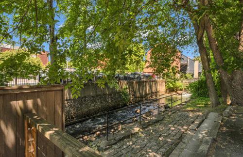 Jennifer's Historic Riverfront Loft Private Patio - Photo 21