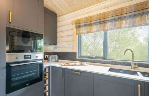 Treetops Luxury Log Cabin - Hot tub, BBQ & Sauna - Foto 11