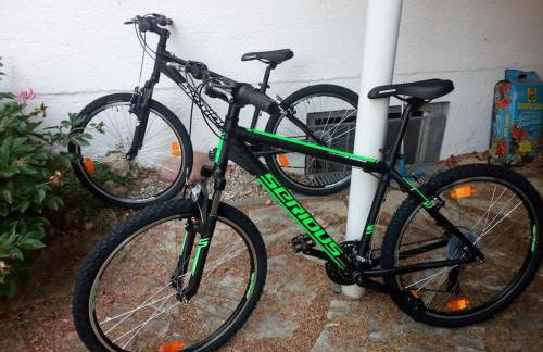 Schöner Bungalow mit Gartenterrasse und Teich - Foto 12