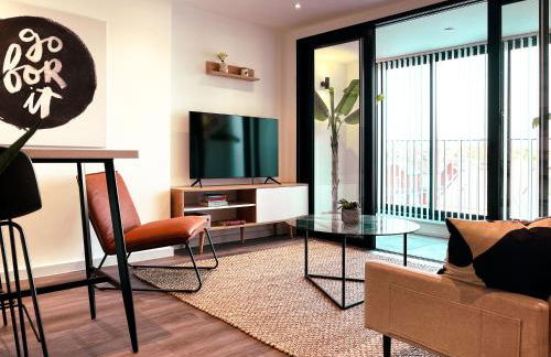 Spacious 1-Bedroom Apartment near Kew Gardens with Balcony & Parking - Foto 6