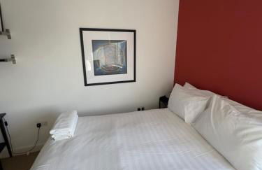 Modern 2 Bedroom Penthouse with Balcony & Parking - Foto 10