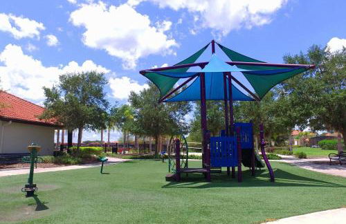 4BR Lakefront - Themed Rooms - Pool & BBQ! - Foto 17