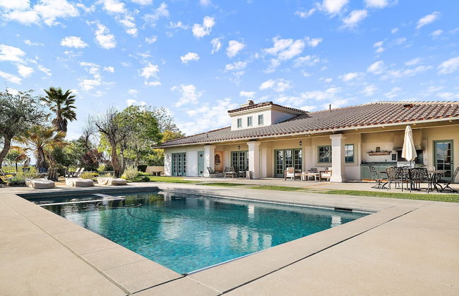Wellsona Vineyard Retreat Pool Hot Tub Views Main Home Guest Home - Photo 35