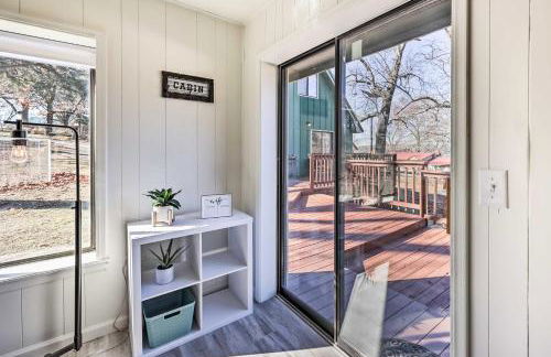 Shared Dock and Seasonal Pool Lakefront Grove Cabin - Foto 9