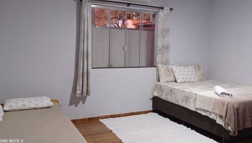 Casa Confortável arejada ar condicionado quente e frio 2 quartos ,2 banheiros ,2 vagas de garagem - Photo 2