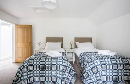 Stunning Barn Conversion with HOT TUB and ALPACAS - Ty Cerrig Barn - Photo 22