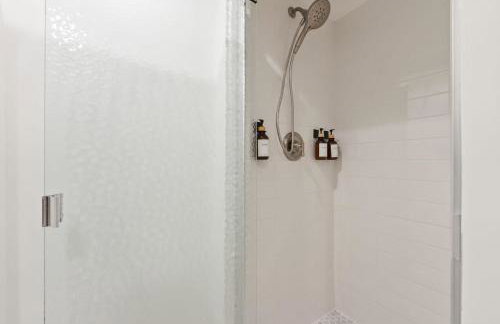 Honu Hale Penthouse 2 BDR Ocean View Waikiki - Photo 14