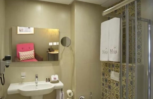 Maia Hotel Suites - Photo 45