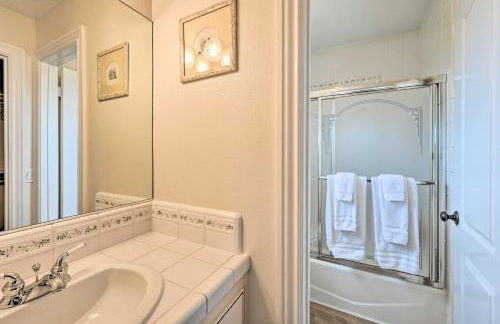 Luxe Vista Getaway with Private Pool and Hot Tub! - Foto 20