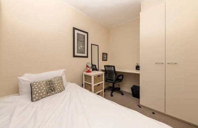 Delightful 2 Bedroom Townhouse in Woodstock - Photo 6