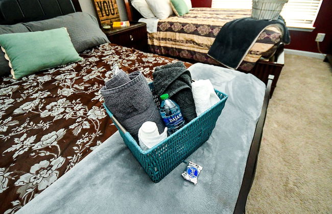 4 - Bed home, w/ Cali King Bed - 12 mins. to DTWN - Photo 17