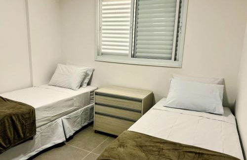 Próximo a Santa Casa - 02 quartos e garagem - Foto 3