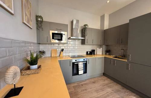 2BDR Flat By Charles Richardson ltd Short Term Lets Couldson Perfect For Insurance Stays - Foto 10