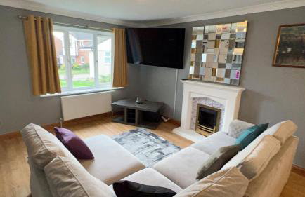 Cosy 4 bedroom holiday let Stevenage 22mins from London on the train - Foto 37