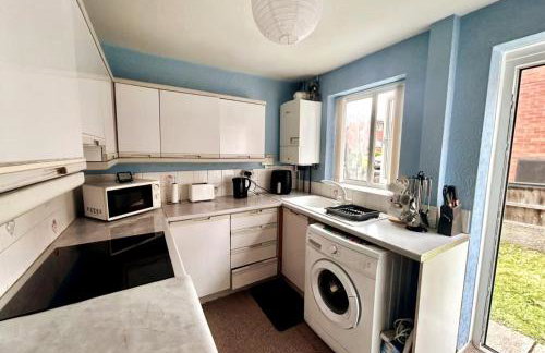 Oldham Bungalow Retreat: 2BD Peaceful Comfort - Foto 16