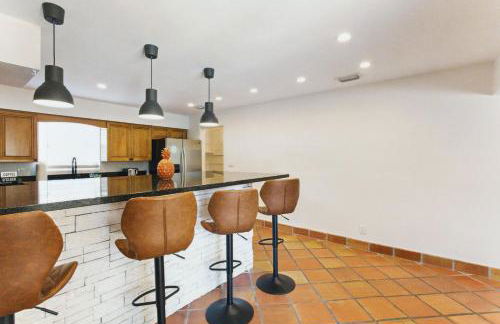 3BR HEATED POOL CLOSE TO BEACH - Foto 17