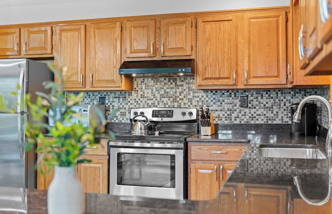 Summit Shores Tranquil Escape Designed for Groups w/ Hot Tub, Fire Pit + Game Room - Foto 15