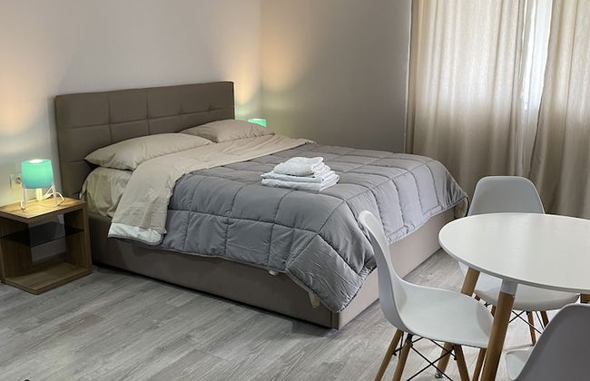 Captivating 1-bed Apartment in Vlore - Photo 5