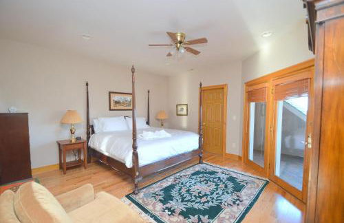 Redbud Keep - Unique Features, Movie Set Decor, Grill, Wifi, Family Friendly, Hiking, Billiard Table, Movie Theater Room, Fireplace, Golfing, View, 2 King Beds - Foto 52