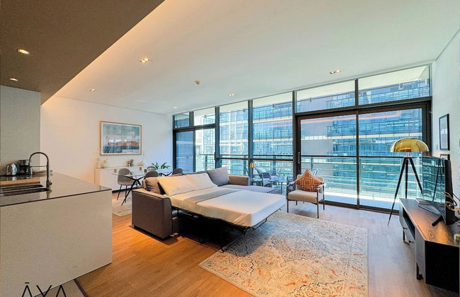 Aya - Sophisticated 1BR Apartment in CityWalk with Views - Photo 23