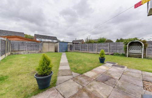 3 BR Home l Free Parking l 5 Guests l Garden l Long Stays l - Foto 29