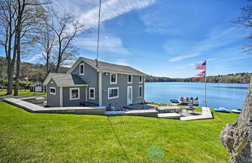 BBQ Ready Lakeside Milford Home with Paddleboat - Foto 33
