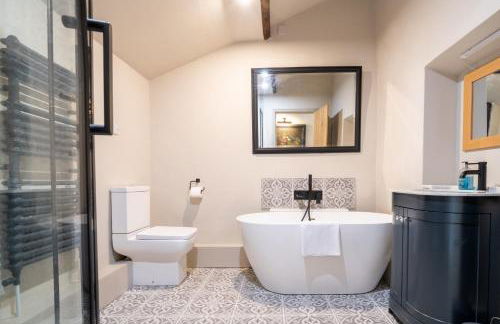 Knyvetts sleeps 6, 3 double beds, pretty garden - Foto 33