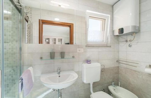 4 Bedroom Stunning Home In Neoric - Foto 50