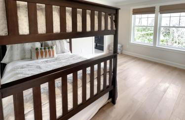 New Construction Modern Luxury Retreat w 6 Beds - Foto 26