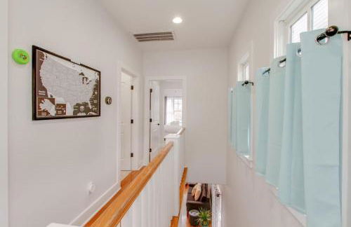 Vibrant Trendy Two Bedroom Home Near Marathon Village - Foto 20