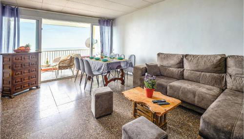 Nice Apartment In Pineda De Mar - Photo 3