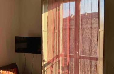 The artist's flat, right next to Porta Susa - Foto 8