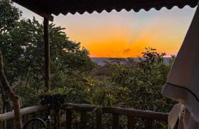 Casa confortável, pertinho da cidade e conectada a natureza - Foto 1