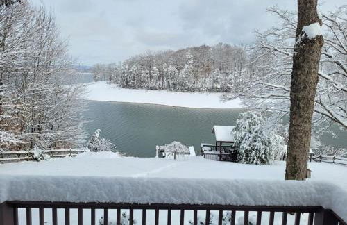 Lakefront Home Dock Covered Deck Fire Pit Dogs OK - Foto 40