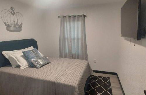 Bungalow overlooking Lake Dora! - Foto 3