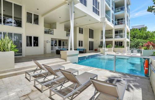 Coastal Condo Deerfield Beach Retreat 3 bed 2 bath - Photo 5