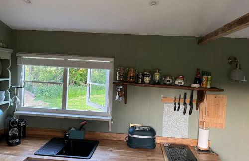 Mountbatten Shepherds hut & Buckhurst Shepherds hut - Foto 48