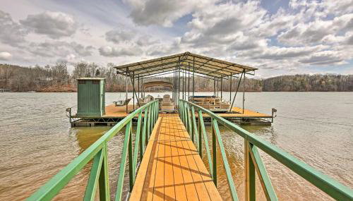 Lake Hartwell Lodge w/ Dock, Theater + Hot Tub! - Photo 2
