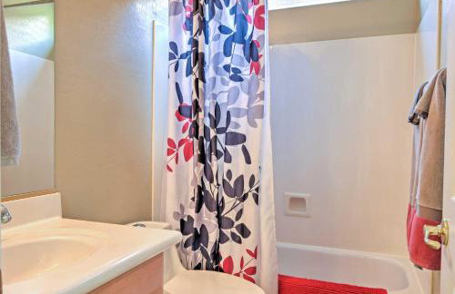 North Phoenix Home with Pool Hike, Swim and Shop! - Foto 19