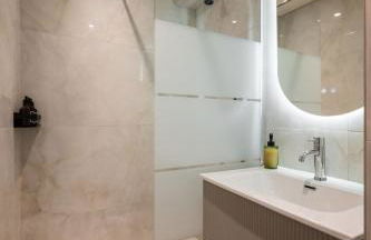 Calme et lumineux à 5min du port et des plages - Foto 7