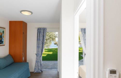 Into The Blue Villa - Photo 43