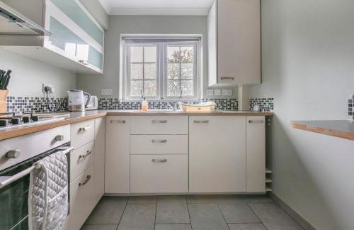 The Green Views Apartment Contractors, Families, Travel - Foto 18