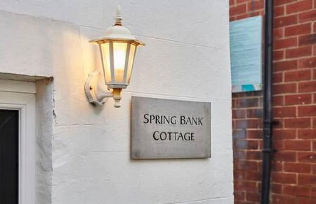 Host Stay Spring Bank Cottage - Photo 17