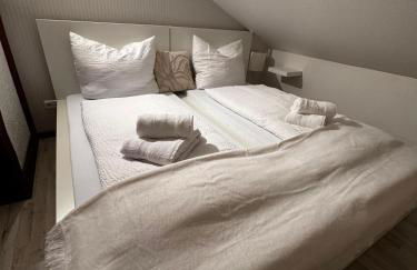 einfachHEIMISCH - Dachstübchen - DART - NETFLIX - BAR - Foto 2