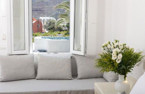 Theophrasti Suites - Photo 3