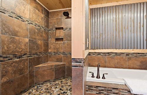 Huckleberry Hollow by KABINO Hot Tub FirePit PS2 Satellite Grill WiFi Golf Course - Foto 35